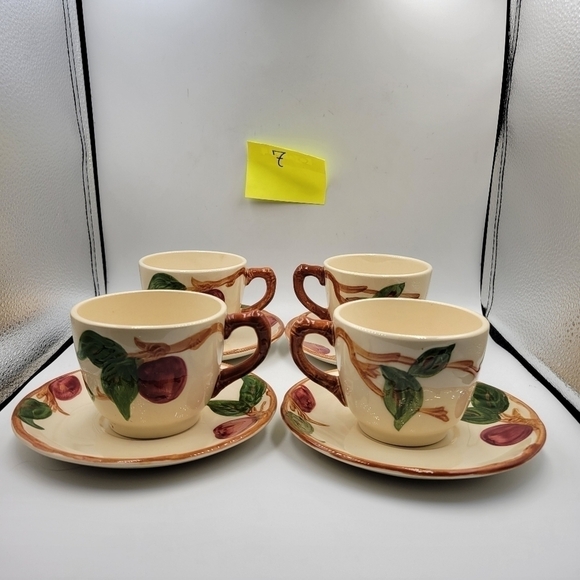Vintage Franciscan Apple Set of 4 Cups & 4 Saucers - Picture 1 of 7